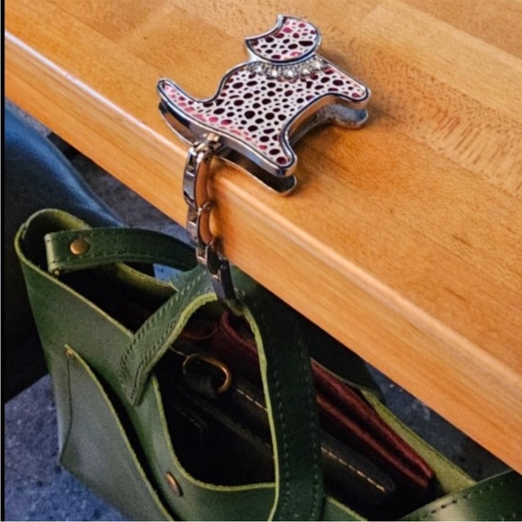 🐈NEW Purse Hook Bag Charm Table Hanger Red Polka Dot Foldable Cute Cat Shape 🛍️ - Picture 4 of 4